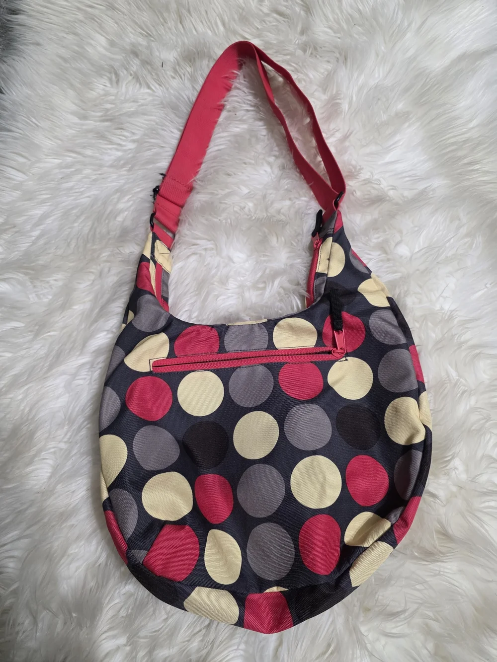 Kavu Shoulder Bag in Pink, Cream & Gray Polka Dot